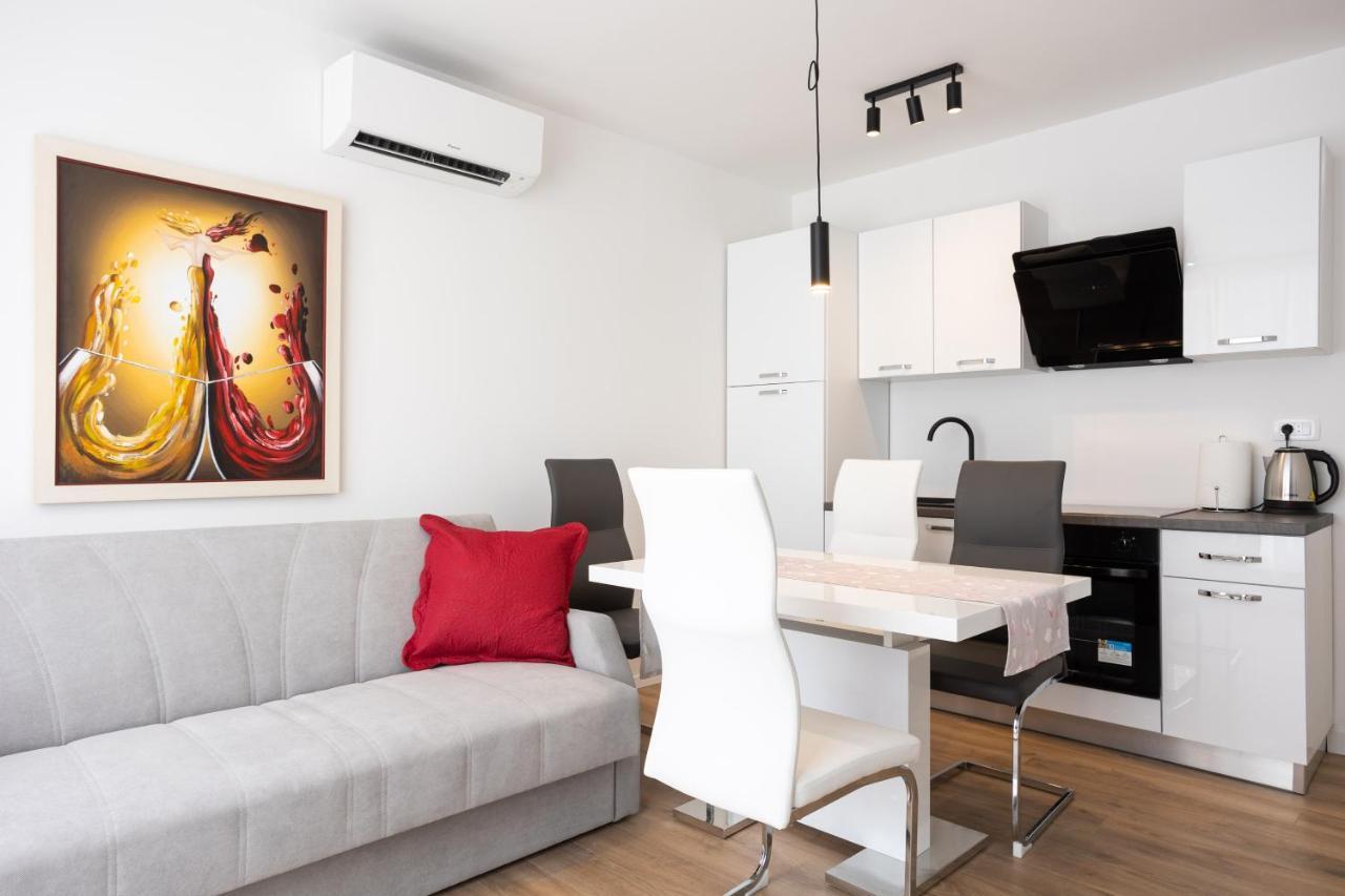 Ferienwohnung Royal Luxe Split Exterior foto