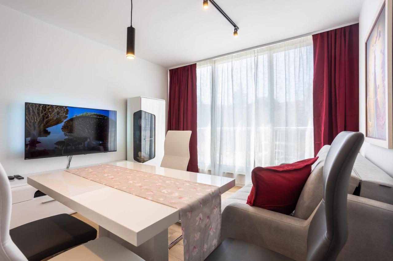 Ferienwohnung Royal Luxe Split Exterior foto